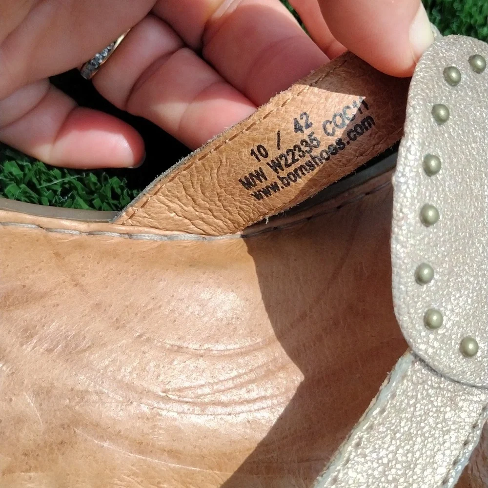 Born Concept Women's Audra Brown Leather Medallion Thong Sandal Size 10 - Picture 3 of 7
